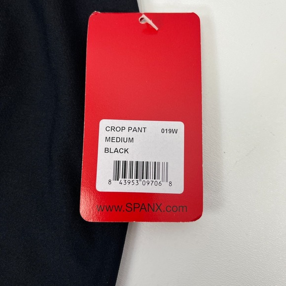 Spanx NWT Black Crop Pants Size Medium Bod‎ A Bing Cropped Capri Shaping - Picture 6 of 13